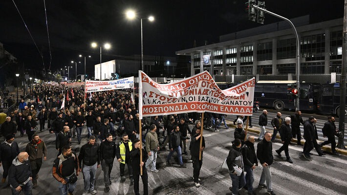 Μεγάλο συλλαλητήριο στο Σύνταγμα και πορεία στην πρεσβεία των ΗΠΑ: Καμία θυσία για τον πόλεμο και τα κέρδη τους (ΒΙΝΤΕΟ-ΦΩΤΟ)